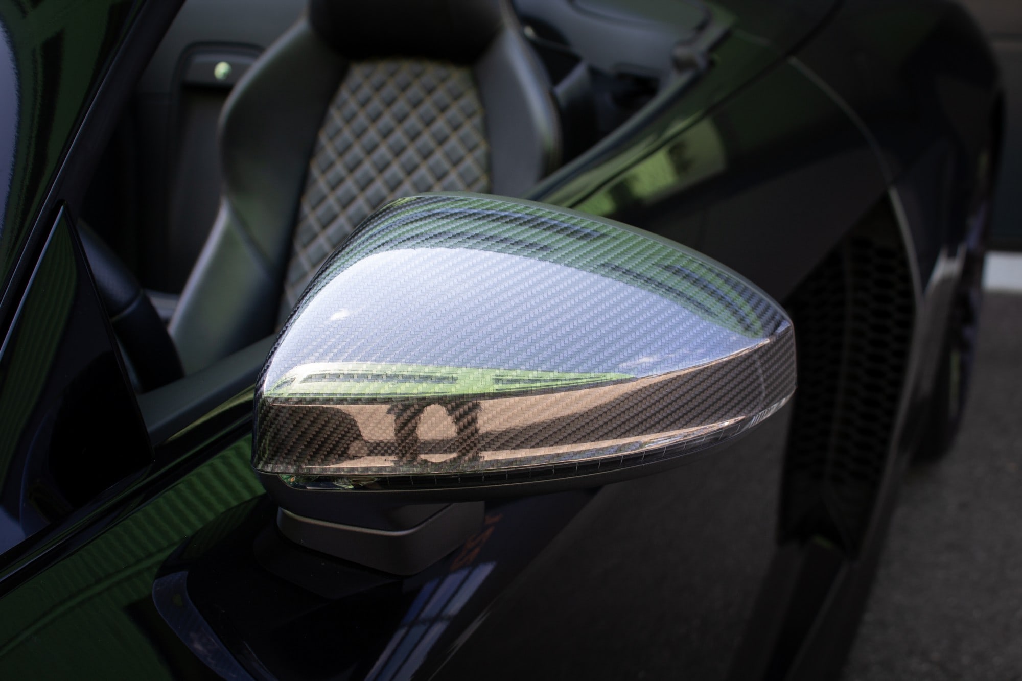 Audi R8 Spyder – Detailfolierung · Carbon, ausgeführt von Antonio Petras in Balsthal